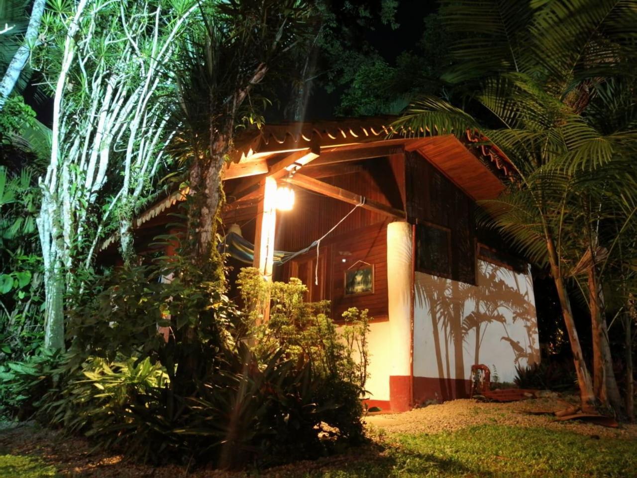 Chalet Y Cabinas Hibiscus Cahuita Eksteriør billede