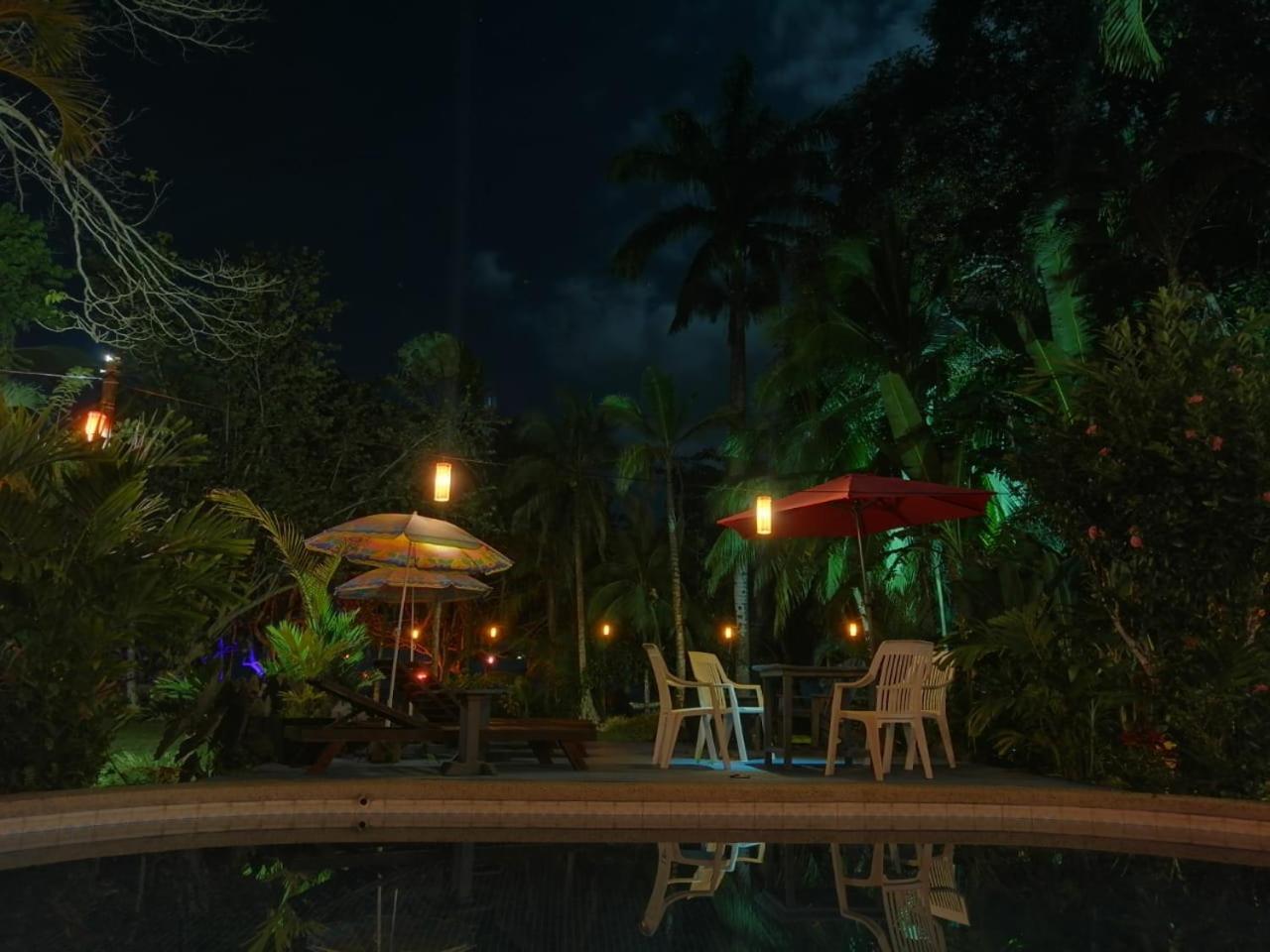 Chalet Y Cabinas Hibiscus Cahuita Eksteriør billede