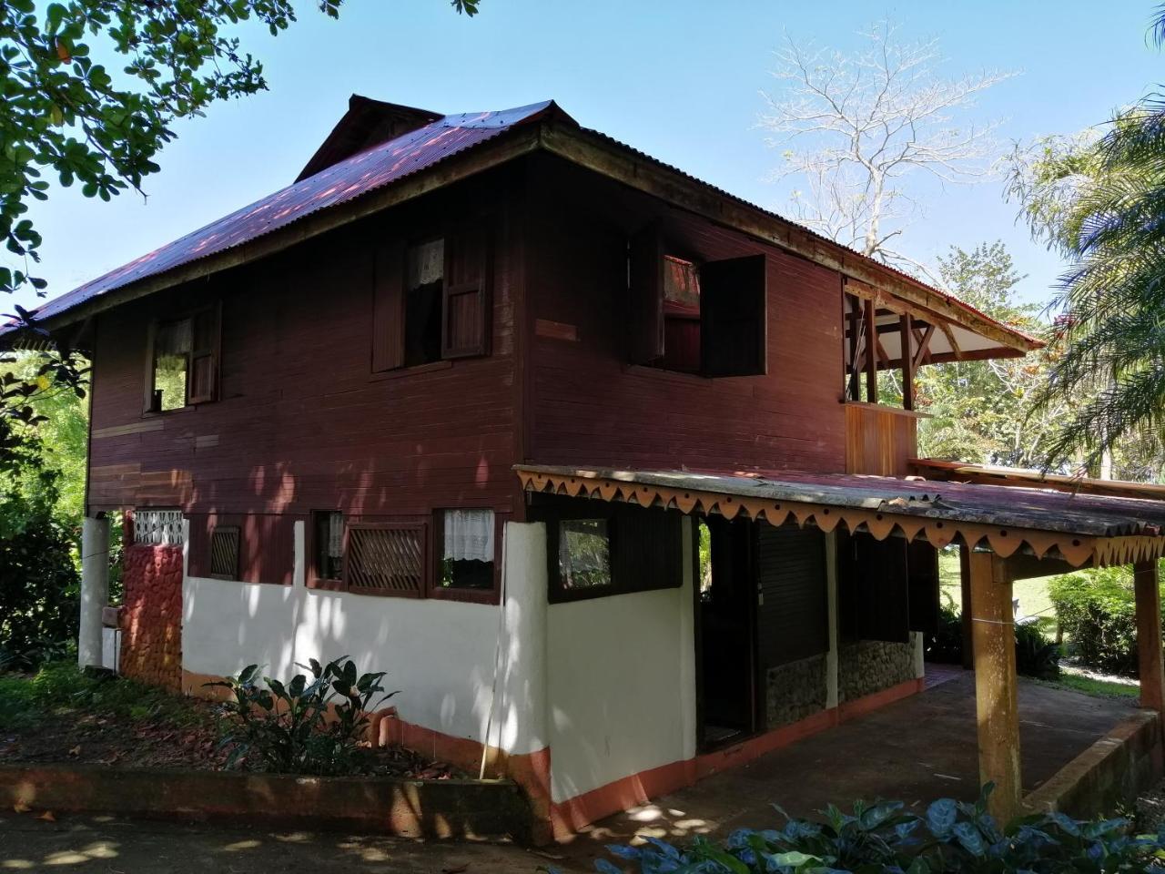 Chalet Y Cabinas Hibiscus Cahuita Eksteriør billede